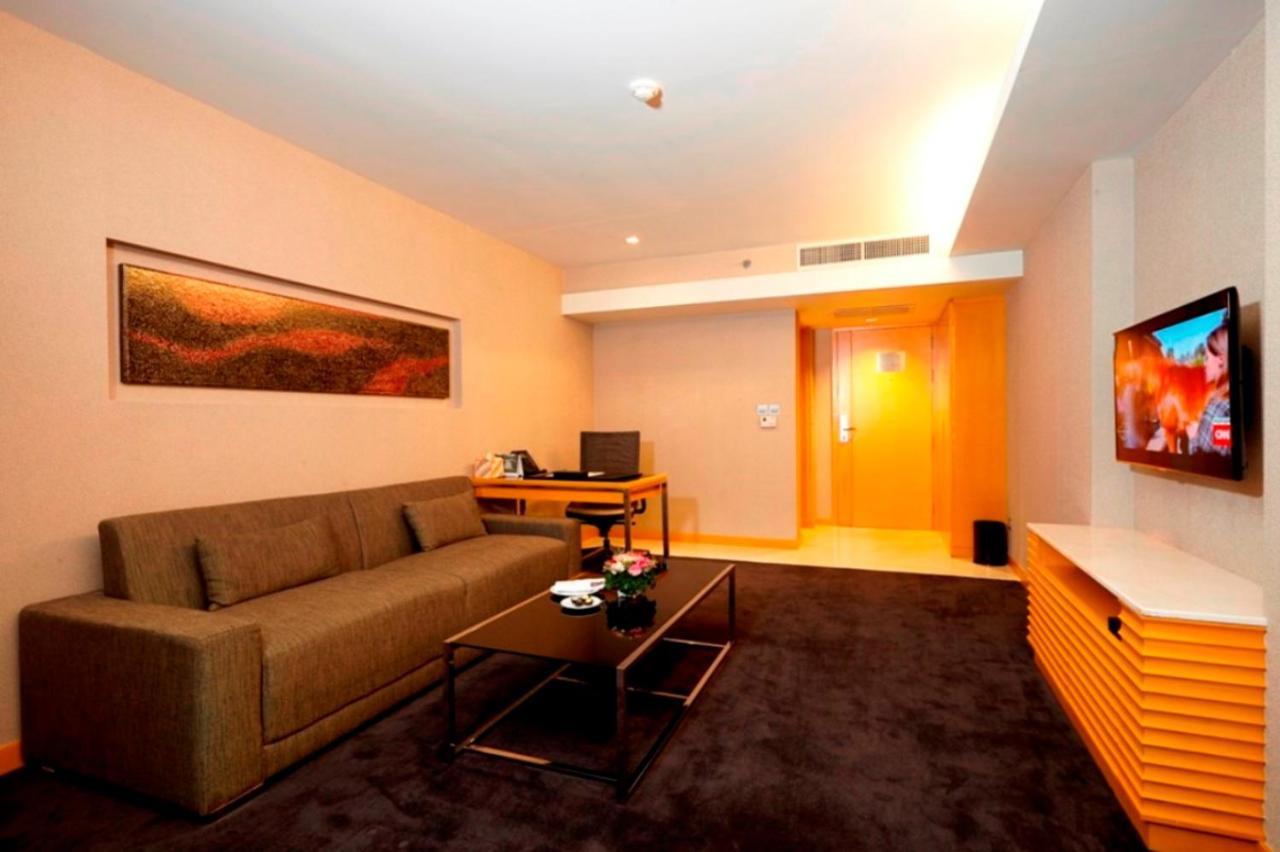 Lao Plaza Hotel Виентиане Екстериор снимка