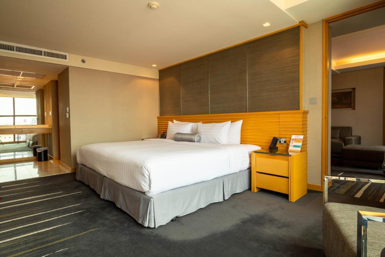 Lao Plaza Hotel Виентиане Екстериор снимка